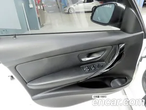 BMW 3-Series, 2017 — миниатюра 15