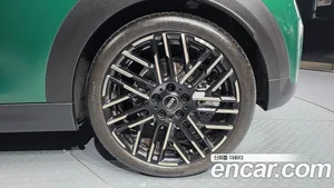 Mini Cooper, 2024 — миниатюра 6