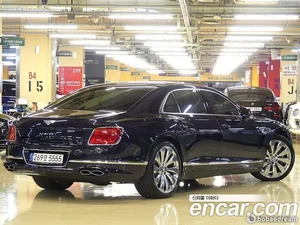 Bentley Flying Spur, 2022 — миниатюра 3