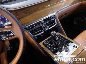 Bentley Flying Spur, 2022 — миниатюра 13