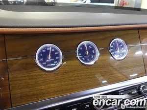 Bentley Flying Spur, 2022 — миниатюра 19