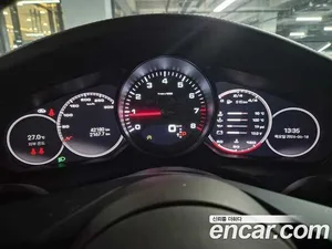 Porsche Panamera, 2023 — миниатюра 7