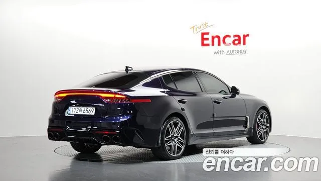 Kia Stinger, 2022 — фото автомобиля из Кореи