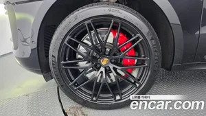 Porsche Macan, 2022 — миниатюра 5