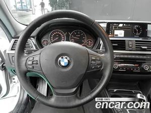 BMW 3-Series, 2018 — миниатюра 14