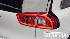 Kia Niro, 2017 — миниатюра 9