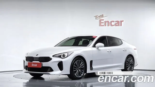 Kia Stinger, 2018 — фото автомобиля из Кореи
