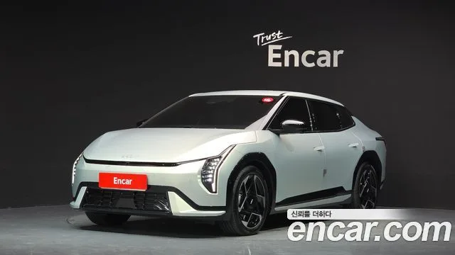 Kia EV4, 2026 — фото автомобиля из Кореи
