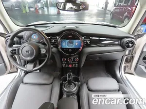 Mini Cooper, 2024 — миниатюра 8