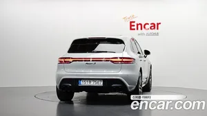 Porsche Macan, 2022 — миниатюра 3