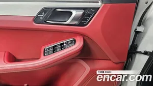 Porsche Macan, 2022 — миниатюра 25