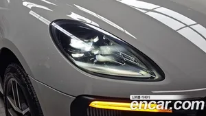Porsche Macan, 2022 — миниатюра 7