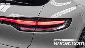 Porsche Macan, 2022 — миниатюра 8