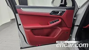 Porsche Macan, 2022 — миниатюра 13
