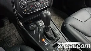 Jeep Cherokee, 2019 — миниатюра 12