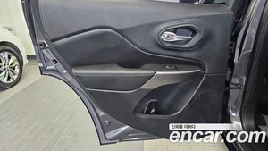 Jeep Cherokee, 2019 — миниатюра 15