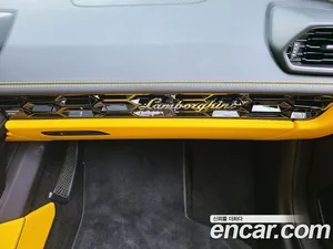 Lamborghini Huracan, 2023 — миниатюра 13