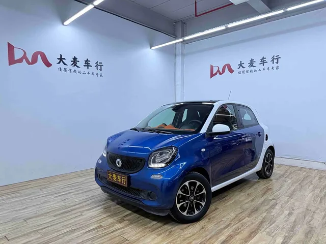 Smart forfour, 2016 — фото автомобиля из Китая