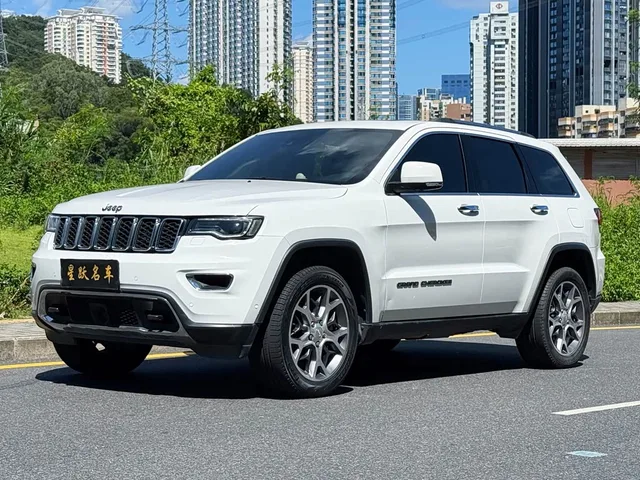 Jeep Grand Cherokee, 2023 — фото автомобиля из Китая