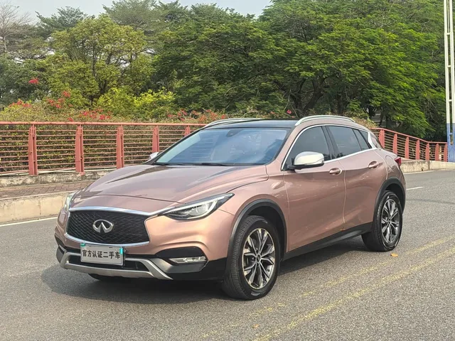 Infiniti QX30, 2018 — фото автомобиля из Китая