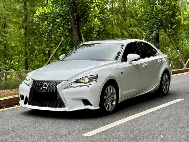 Lexus IS, 2015 — фото автомобиля из Китая