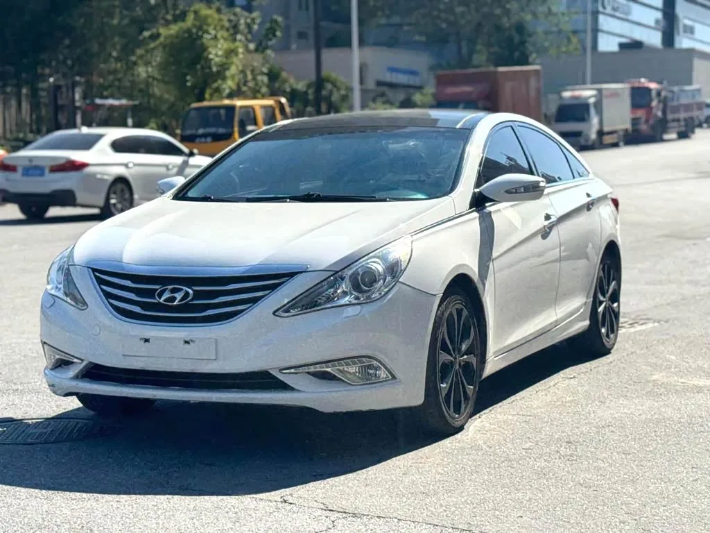 Hyundai Sonata, 2013 — фото 1 из 1