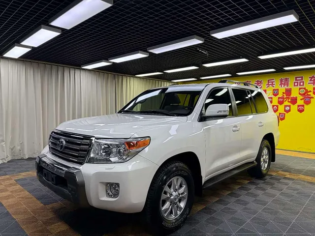 Toyota Land Cruiser, 2014 — фото автомобиля из Китая