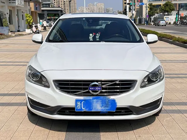 Volvo S60, 2015 — фото автомобиля из Китая