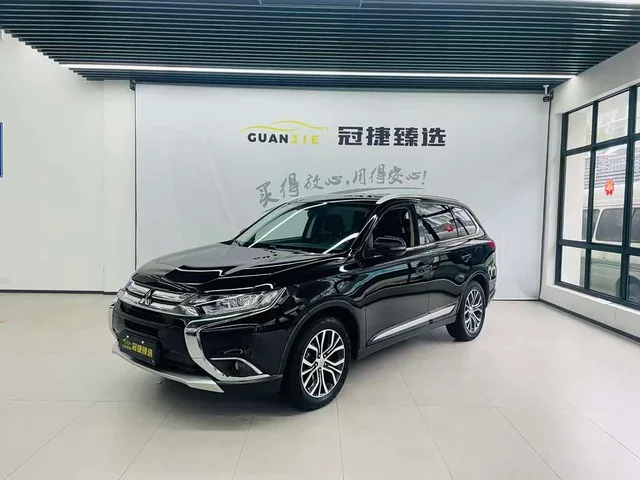 Mitsubishi Outlander, 2018 — фото автомобиля из Китая