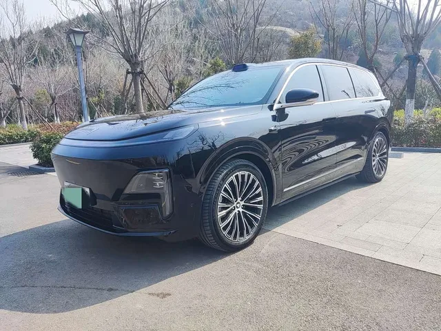Deepal S09, 2025 — фото автомобиля из Китая