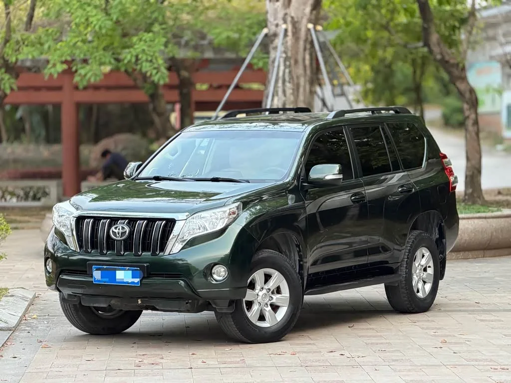 Toyota Prado, 2015 — фото 1 из 1