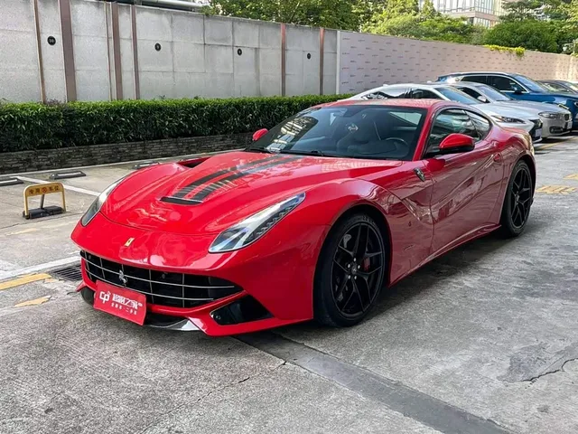 Ferrari F12berlinetta, 2013 — фото автомобиля из Китая