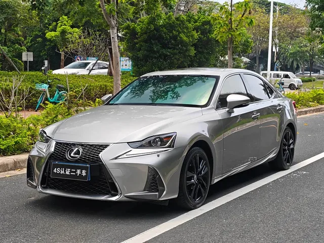 Lexus IS, 2018 — фото автомобиля из Китая