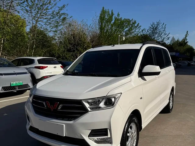 Wuling Hongguang, 2021 — фото автомобиля из Китая