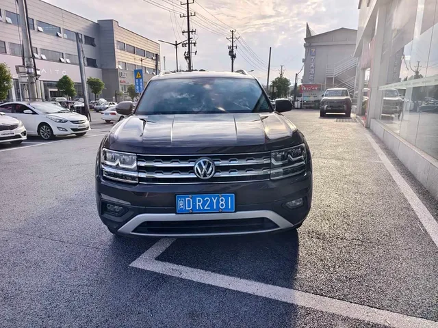 Volkswagen Teramont, 2018 — фото автомобиля из Китая