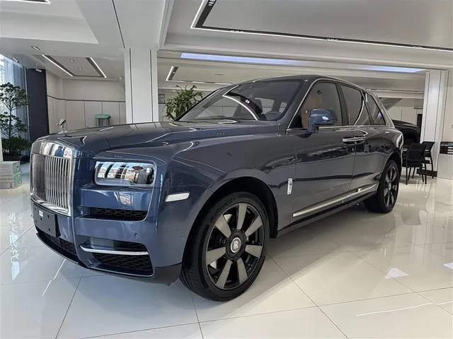 Rolls-Royce Cullinan, 2023 — фото автомобиля из Китая