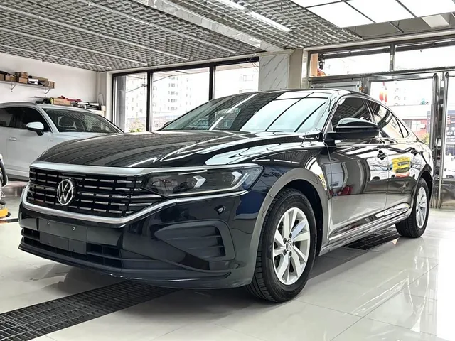 Volkswagen Passat, 2022 — фото автомобиля из Китая