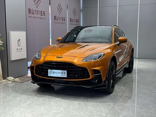 Aston Martin DBX, 2022 — фото автомобиля из Китая