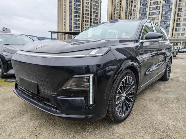Deepal S09, 2026 — фото автомобиля из Китая