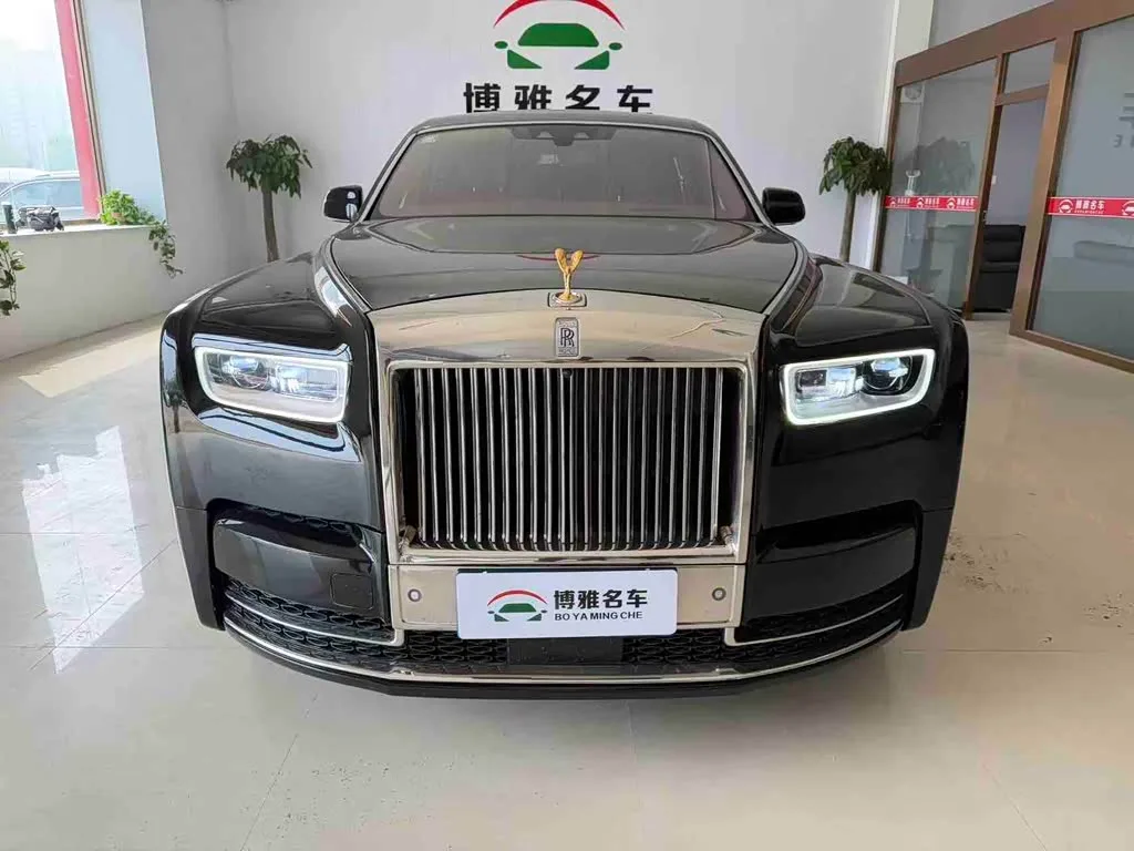 Rolls-Royce Phantom, 2023 — фото 1 из 1
