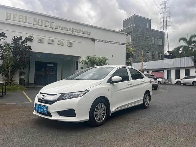 Honda City, 2016 — фото автомобиля из Китая