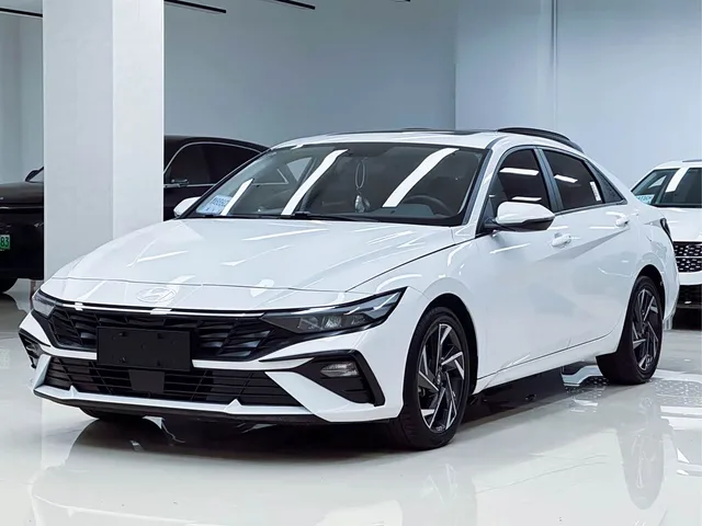 Hyundai Elantra, 2024 — фото автомобиля из Китая