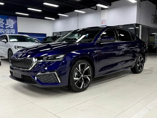 Skoda Octavia, 2022 — фото автомобиля из Китая