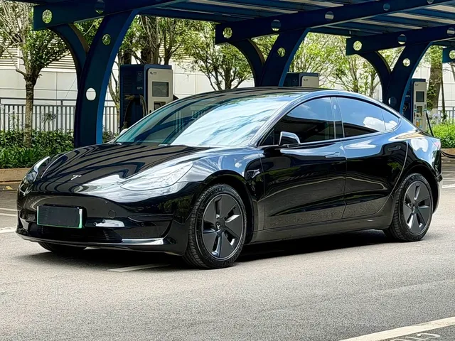 Tesla Model 3, 2023 — фото автомобиля из Китая