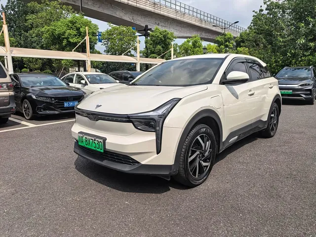 Neta U, 2022 — фото автомобиля из Китая