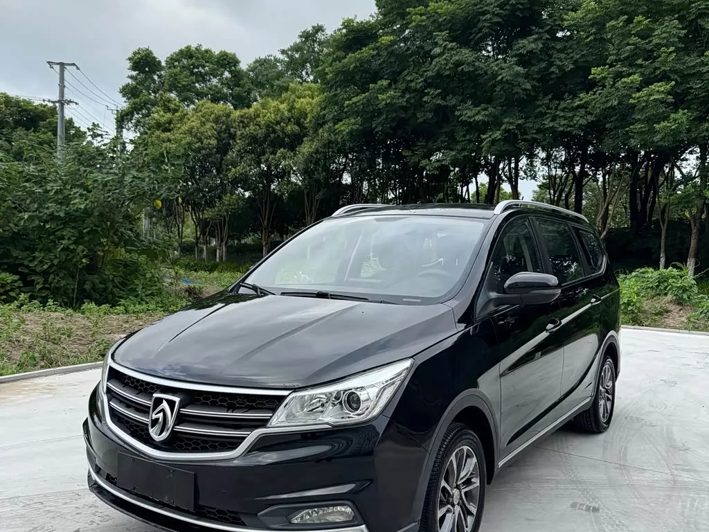 Wuling 730, 2019 — фото 1 из 1