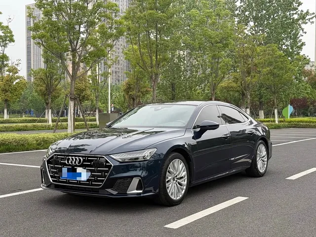 Audi A7L, 2023 — фото автомобиля из Китая