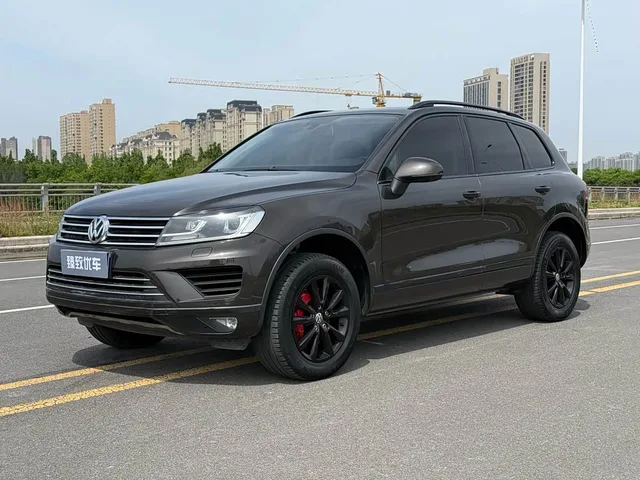 Volkswagen Touareg, 2016 — фото автомобиля из Китая