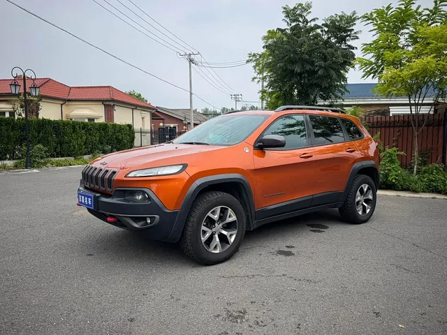 Jeep Cherokee, 2014 — фото автомобиля из Китая