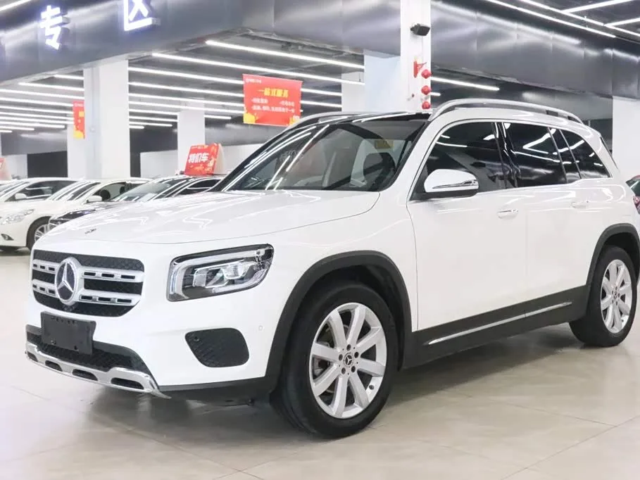 Mercedes-Benz GLB, 2020 — фото 1 из 1